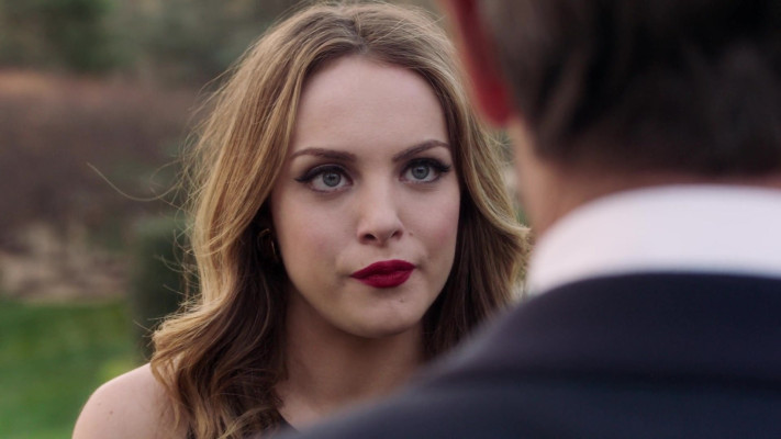 Elizabeth Gillies pic #1233225