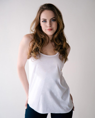 Elizabeth Gillies pic #1231388