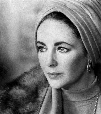 photo 23 in Elizabeth Taylor gallery [id201734] 2009-11-18 00:00:00