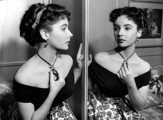 Elizabeth Taylor pic #241865