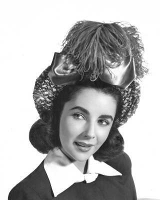 photo 22 in Elizabeth Taylor gallery [id426786] 2011-12-06 00:00:00