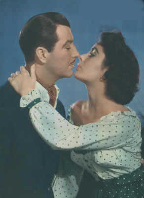 Elizabeth Taylor pic #572296