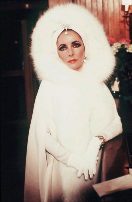 photo 6 in Elizabeth Taylor gallery [id488880] 2012-05-15 00:00:00