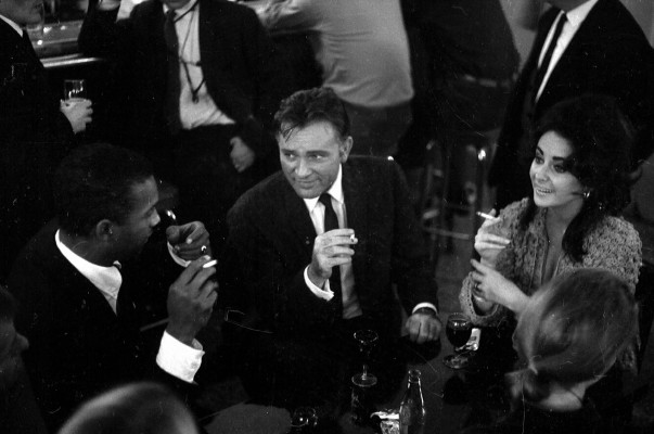 photo 17 in Elizabeth Taylor gallery [id475886] 2012-04-17 00:00:00