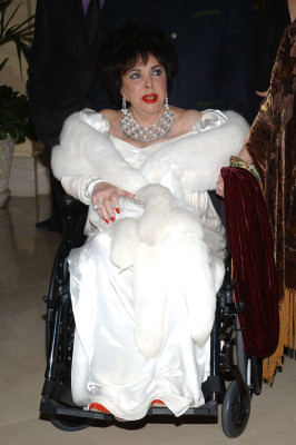 photo 9 in Elizabeth Taylor gallery [id244124] 2010-03-23 00:00:00