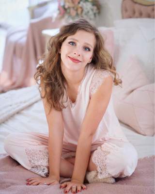 Elizaveta Arzamasova pic #1128923