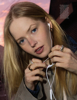 Ellie Bamber pic #1373376