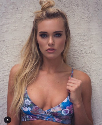 Ellie Ottaway pic #922820