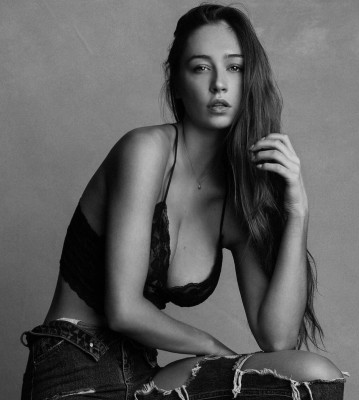 Elsie Hewitt  pic #1314426