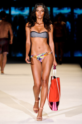 Emanuela de Paula pic #509413