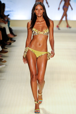 Emanuela de Paula pic #508614
