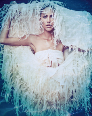 Emanuela de Paula pic #233677