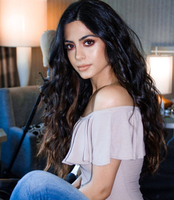 Emeraude Toubia pic #932233