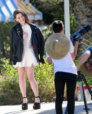 Emilia Clarke pic #664273