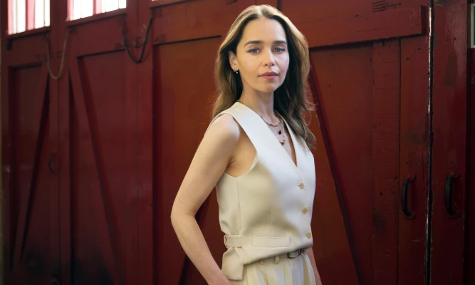 photo 5 in Emilia Clarke gallery [id1306569] 2022-08-01 00:00:00