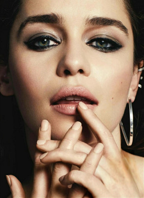 Emilia Clarke pic #778529