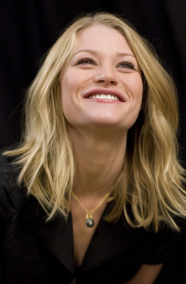 photo 18 in Emilie De Ravin gallery [id249207] 2010-04-16 00:00:00