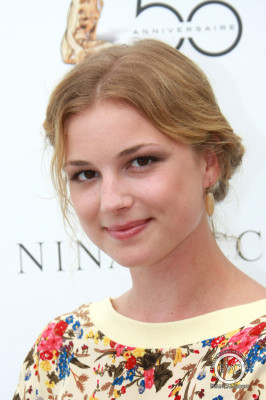 Emily van Camp pic #1275315