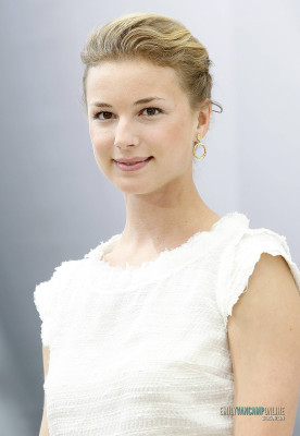 Emily van Camp pic #1279672
