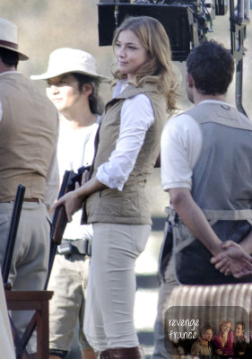 Emily van Camp pic #816302