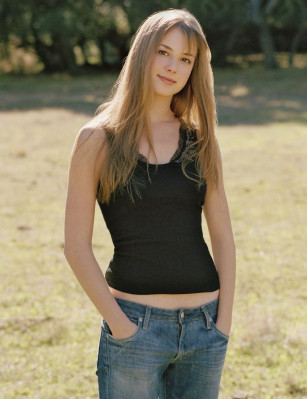 Emily van Camp pic #750667