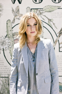 Emily van Camp pic #835887