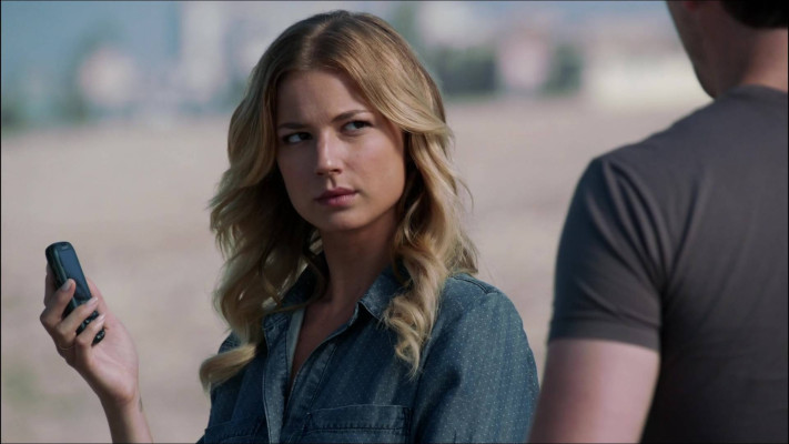 Emily van Camp pic #789556