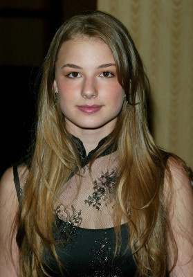 Emily van Camp pic #865664