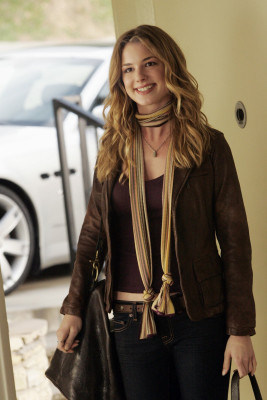 Emily van Camp pic #852054