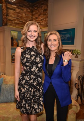 Emily van Camp pic #812417