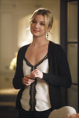 Emily van Camp pic #736686