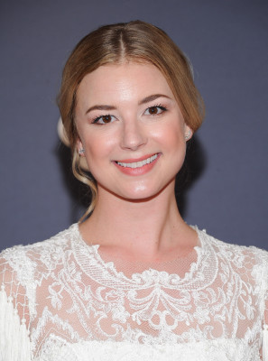 Emily van Camp pic #841105