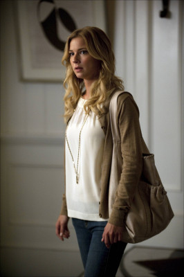 Emily van Camp pic #807046