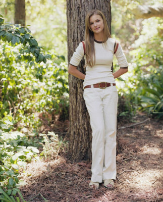 Emily van Camp pic #291097