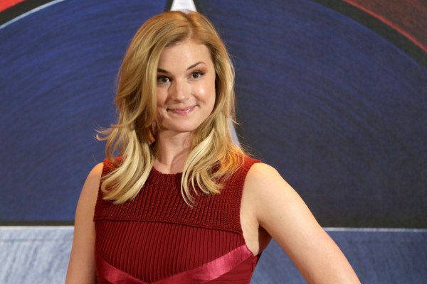 Emily van Camp pic #849048