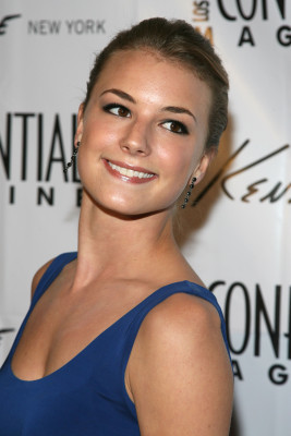 Emily van Camp pic #395184