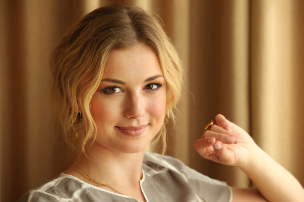 Emily van Camp pic #749895