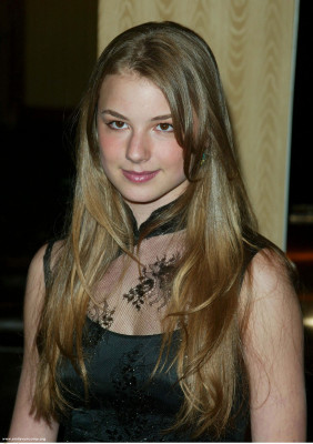 Emily van Camp pic #11429
