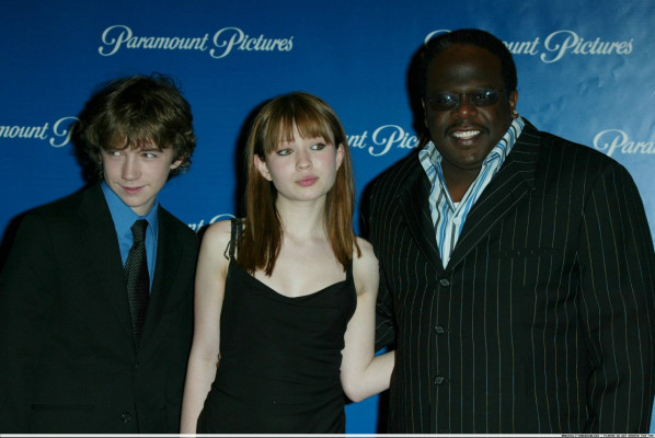 Emily Browning pic #679617