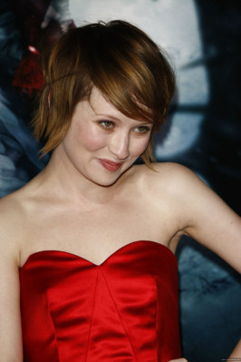 Emily Browning pic #679362