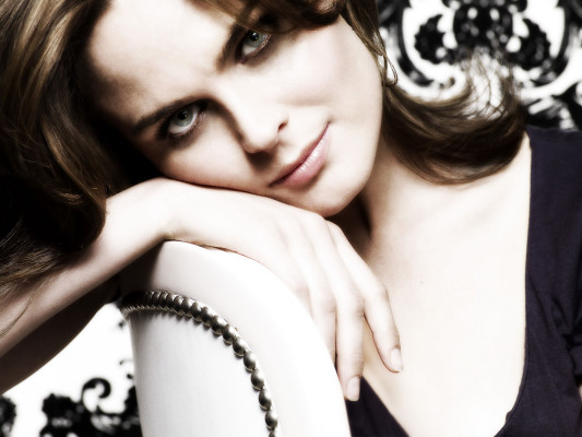 Emily Deschanel pic #361729