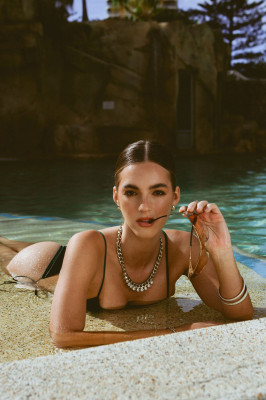 Emily Feld pic #1345339