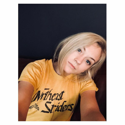 Emily Kinney pic #1067237