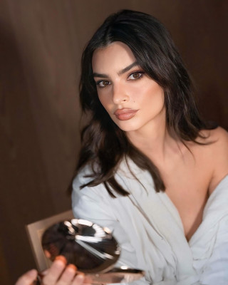 Emily Ratajkowski pic #1351747