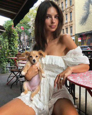 Emily Ratajkowski pic #1059950