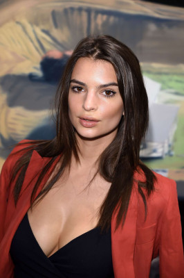 Emily Ratajkowski pic #746196