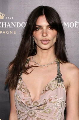 Emily Ratajkowski pic #1318355