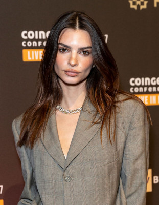 Emily Ratajkowski pic #1281099