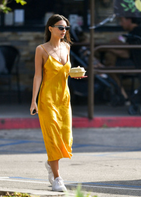Emily Ratajkowski pic #1125024