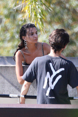 Emily Ratajkowski pic #1083574